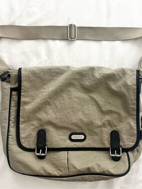 Baggallini Crossbody Messenger Bag in Taupe with Black Trim